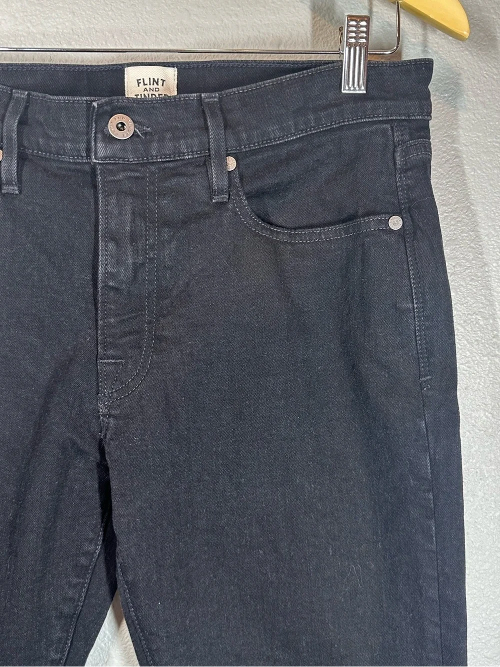 FLINT AND TINDER Men's 32 X 30 Slim Fit Black Denim Jeans with Stretch
